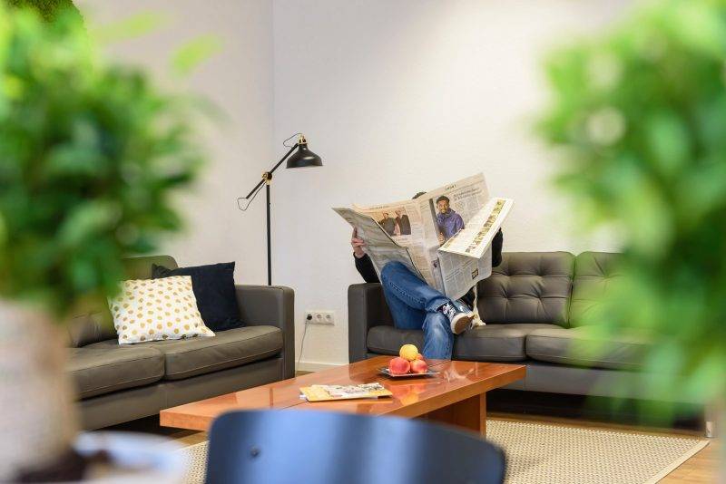 dahinter steckt immer ein kluger kopf, oliver saul fotografie, zeitung, callcenter